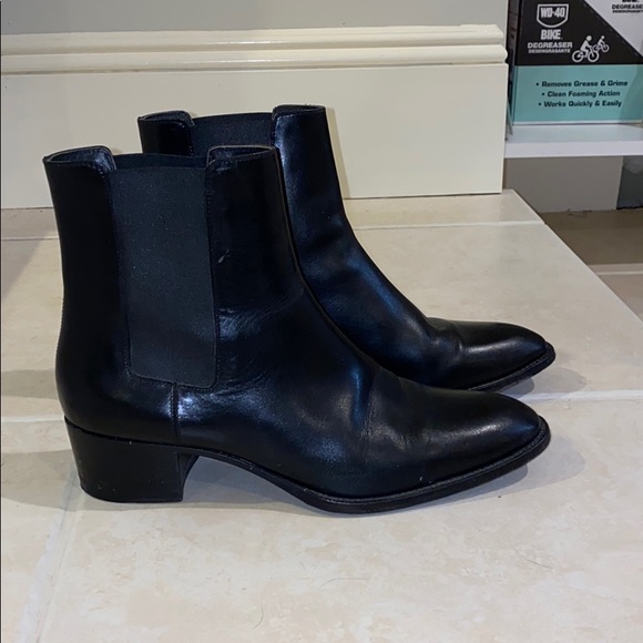 Saint Laurent black leather Chelsea boot - Picture 3 of 9